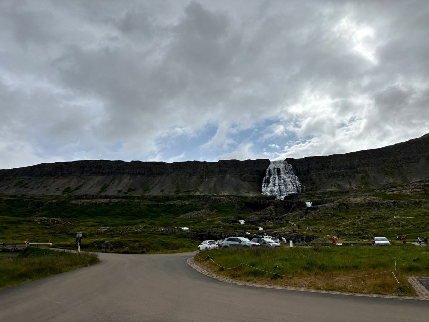 From Isafjordur: Dynjandi Waterfall Guided Day Trip by Bus - Ninety minutes at the waterfall