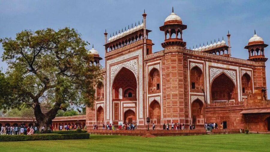From Jaipur: Taj Mahal, Agra Fort, Baby Taj Day Trip by Car - The private car and chauffeur service