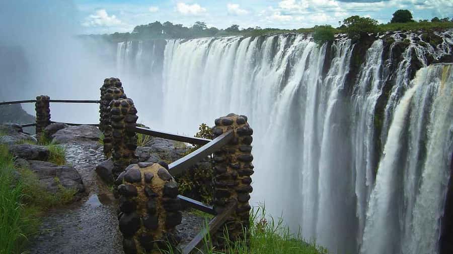 From Kasane: Victoria Falls Day Trip (Zimbabwe side) - First views of The Smoke That Thunders