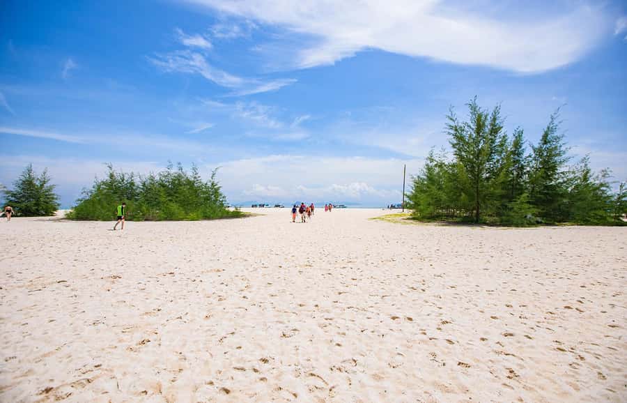 From Khao Lak: Bamboo & Phi Phi Islands, & Maya Bay Day Trip - Pileh Lagoon looks better from the water than on a postcard