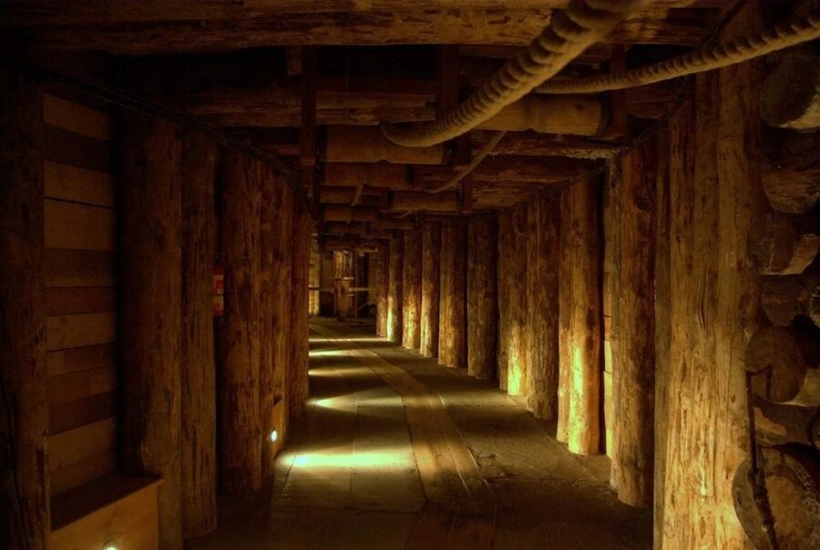 From Krakow: Wieliczka Salt Mine Half-Day Trip with Pickup - The long route to the elevator