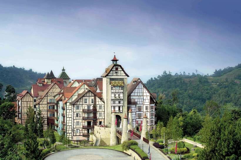 From Kuala Lumpur: Colmar Tropicale and Batu Caves Day Trip - Key points to know before booking