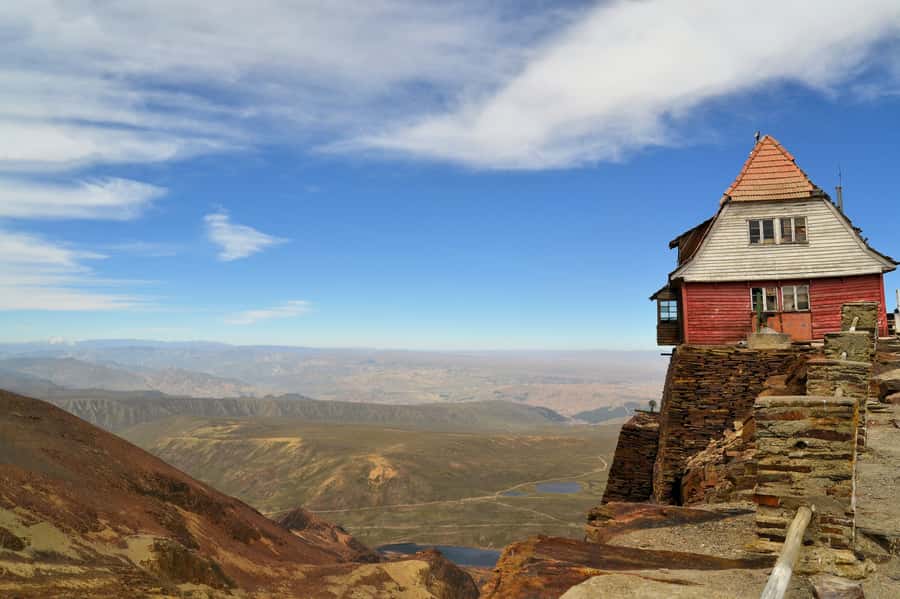From La Paz: Day Trip to Chacaltaya and Moon Valley - What the Chacaltaya walk feels like