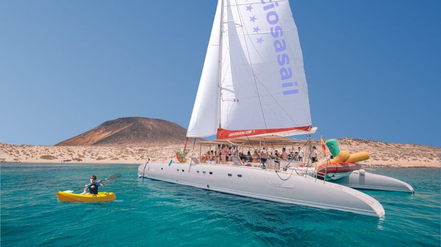 From Lanzarote: Sailing Day Trip Around La Graciosa - Crossing from Órzola to La Graciosa