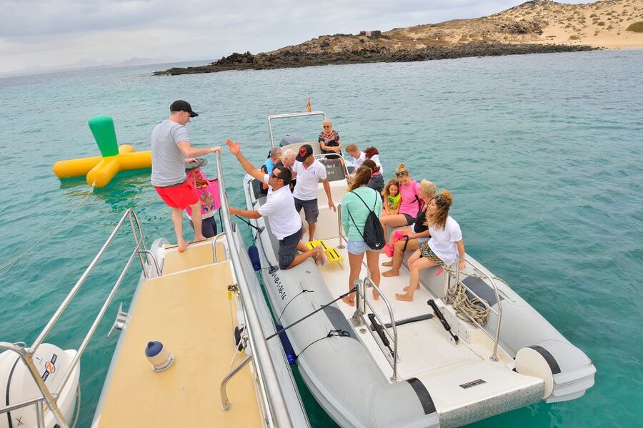 From Lanzarote: Sailing Day Trip Around La Graciosa - Lunch, drinks, and time to relax