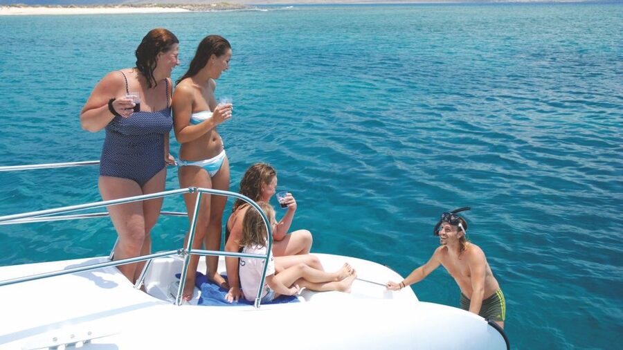 From Lanzarote: Sailing Day Trip Around La Graciosa - The morning coach ride to Órzola