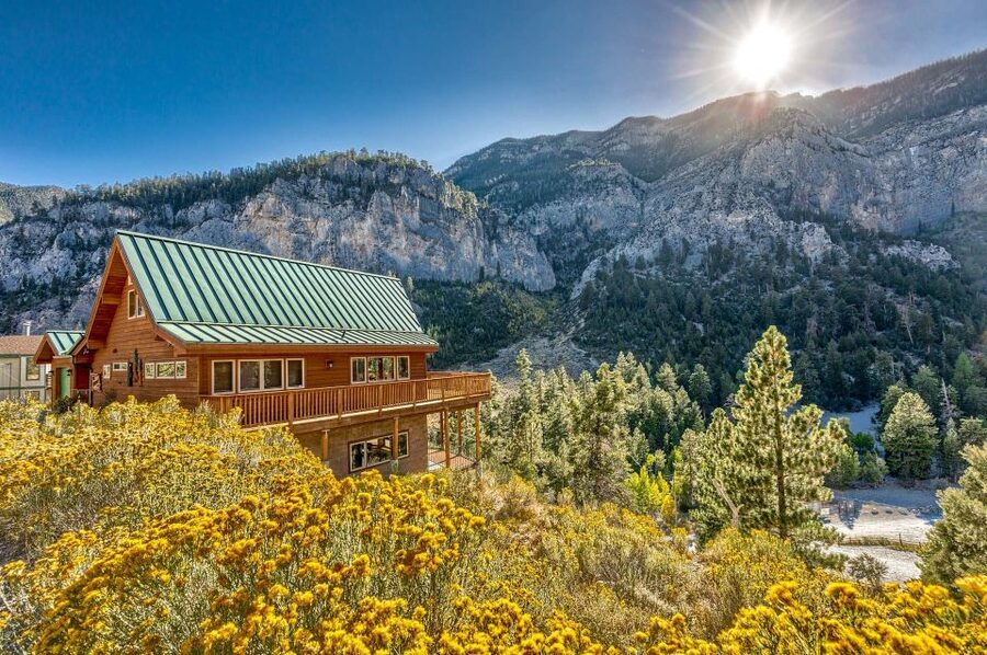 From Las Vegas: Day Trip to Mount Charleston Resort - Summer hiking across 50 miles of trails