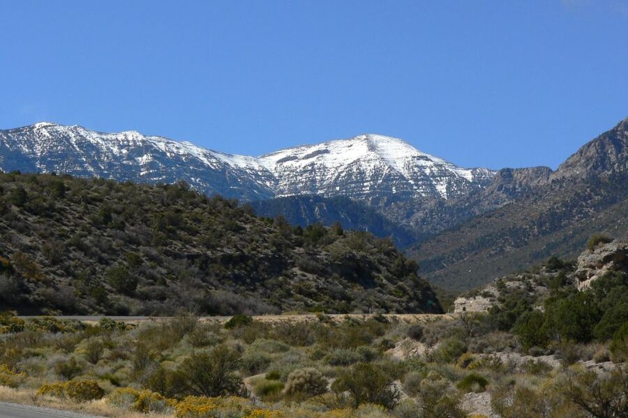 From Las Vegas: Day Trip to Mount Charleston Resort - Winter brings snow and a different kind of day