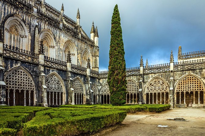 From Lisbon: Fatima Batalha Nazare & Obidos Small Group Day Trip - Nazaré for Atlantic air and wide beaches