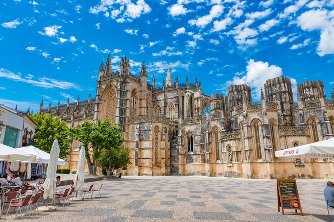 From Lisbon: Fatima Batalha Nazare & Obidos Small Group Day Trip - The road time, lunch, and daily rhythm