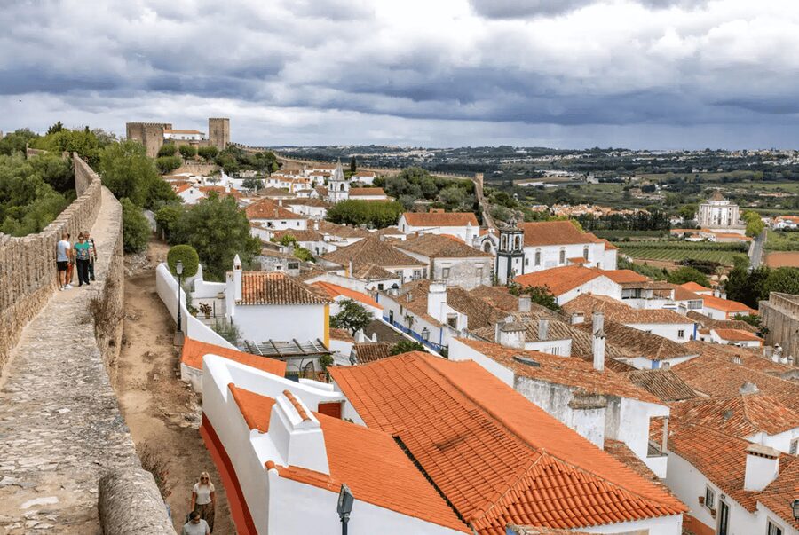 From Lisbon: Nazare Big Waves and Óbidos Guide Day Trip - Why this Lisbon day trip works so well