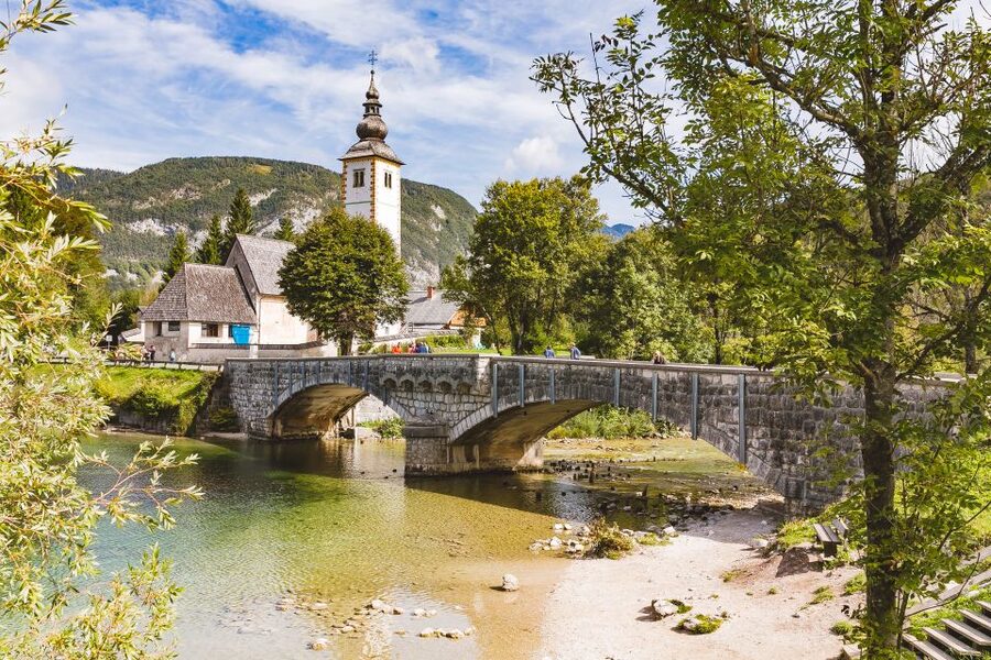 From Ljubljana: Day Trip to Bled and Vintgar Gorge - Lunch in an Alpine restaurant