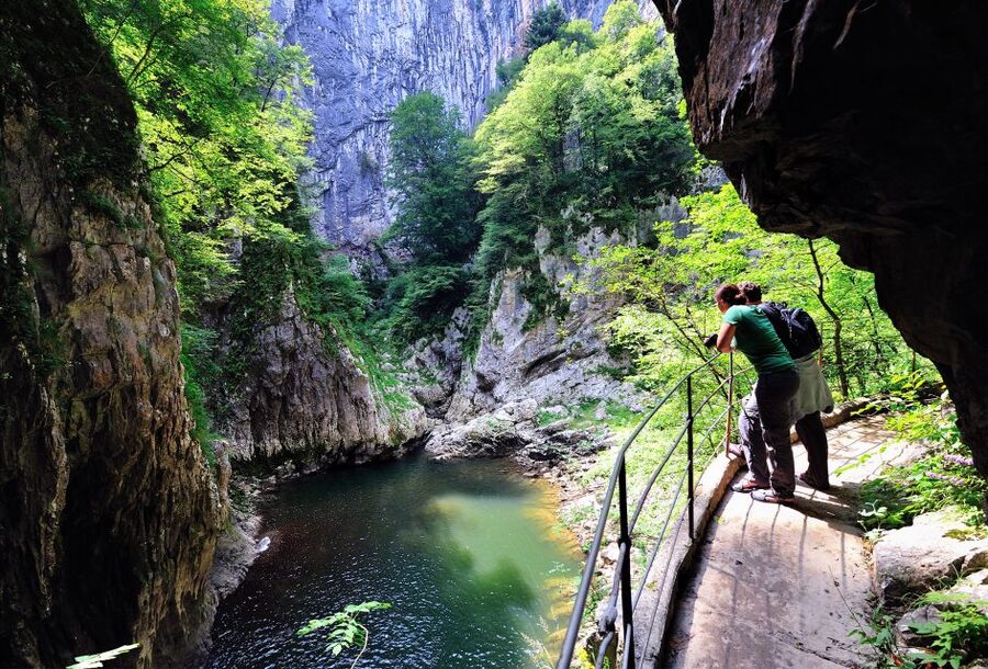 From Ljubljana: Škocjan UNESCO Caves and Piran Full-Day Trip - Who should book this day trip?