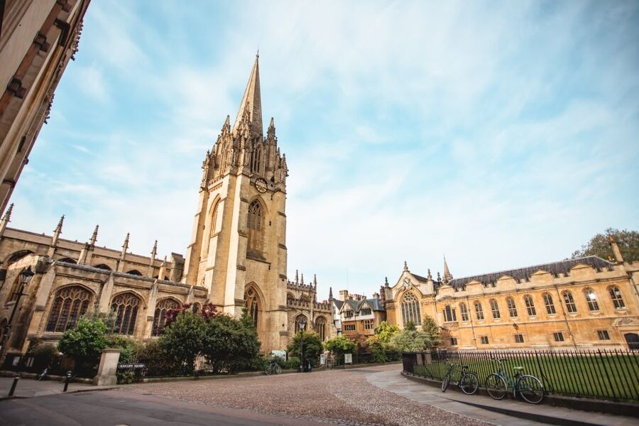 From London: Cotswolds and Oxford Guided Day-Trip - Food, comfort, and group size
