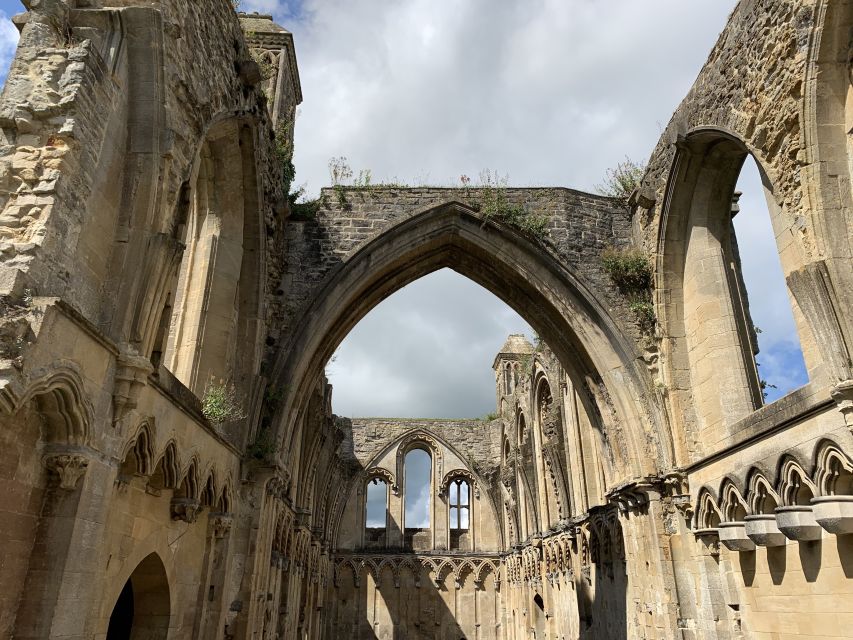 From London: Glastonbury and Cheddar Gorge Guided Day Trip - Passing Wells and crossing into the West Country