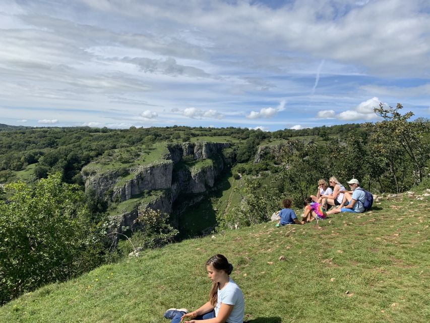 From London: Glastonbury and Cheddar Gorge Guided Day Trip - Choosing between the Tor, the abbey, and town time