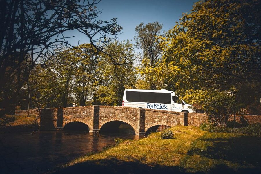 From London: Oxford and Cotswolds Villages Day Trip - Oxford in 2 hours and 15 minutes
