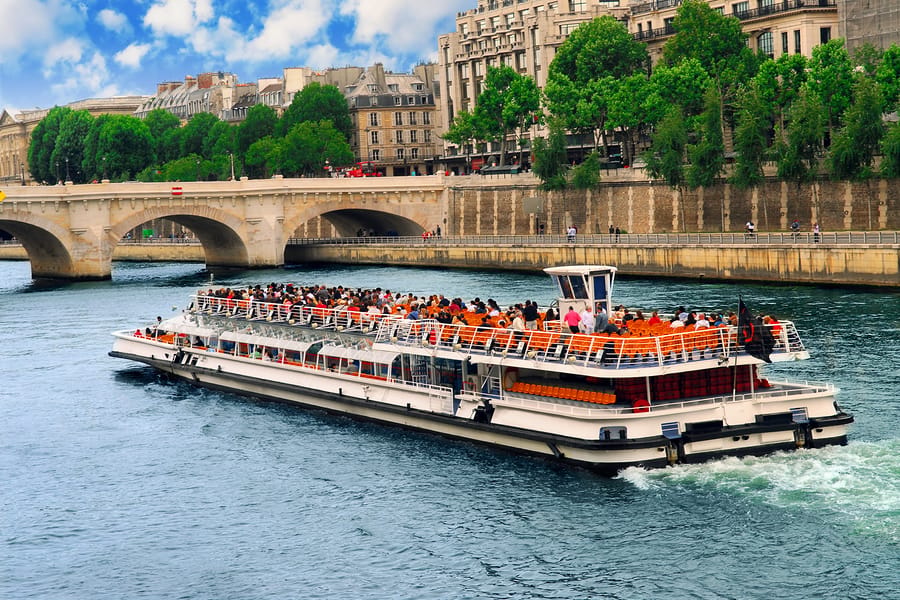 From London: Paris Day Trip with Lunch on Eiffel Tower - Free time near the Louvre and central Paris