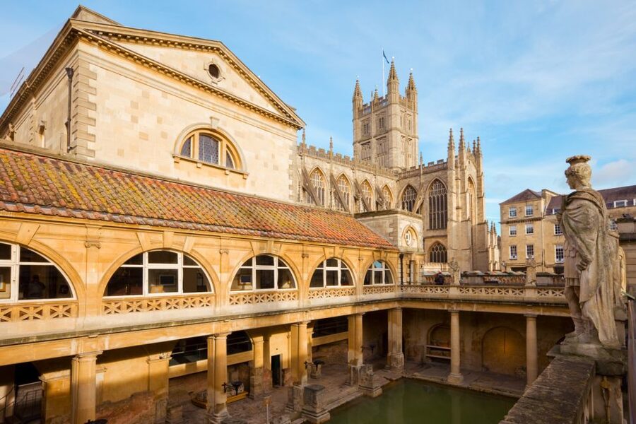 From London: Stonehenge and Bath Private Full-Day Trip - The day begins with a long but useful ride from London