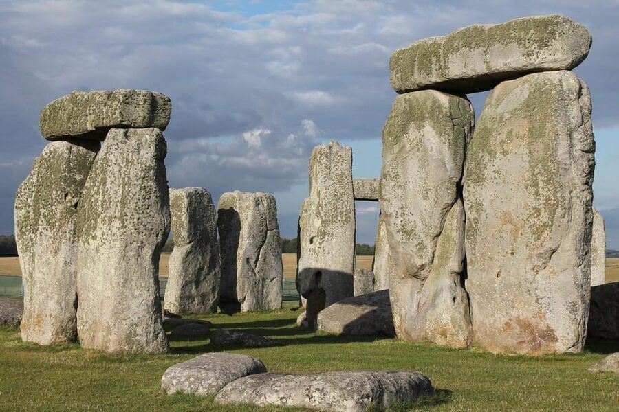 From London: Stonehenge Day Trip with Audioguide - Leaving London from Victoria Station