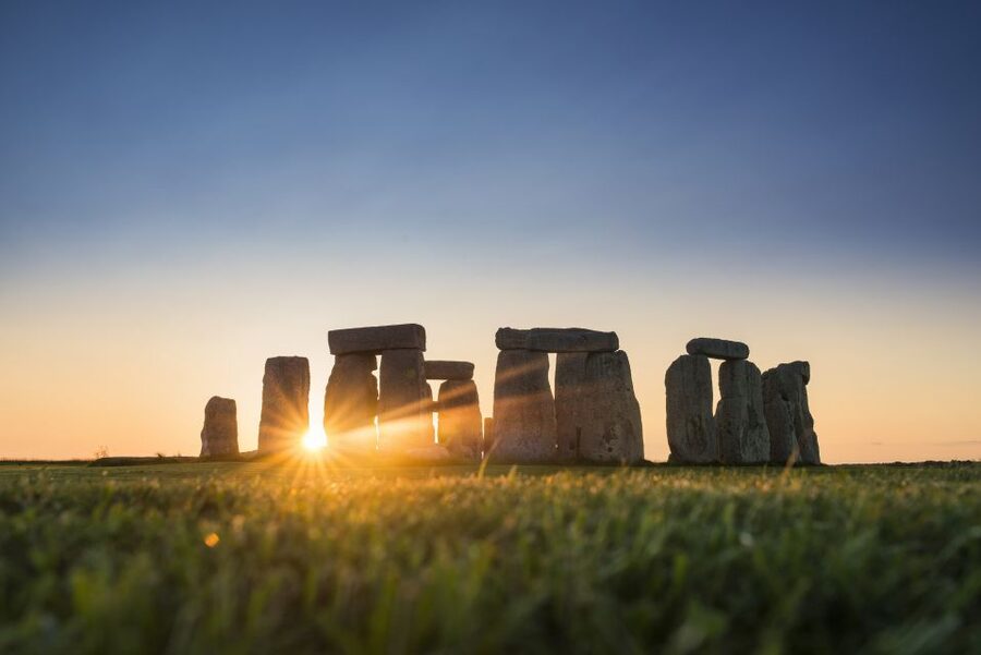 From London: Stonehenge Inner Circle and Windsor Day Trip - Two ways to spend three hours in Windsor
