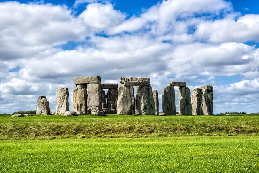 From London: Stonehenge Morning Day Trip with Admission - The 105-minute coach ride from London