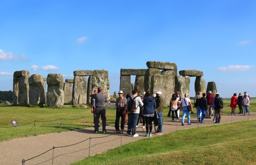 From London: Windsor Castle and Stonehenge Day Trip - Why this two-stop route works