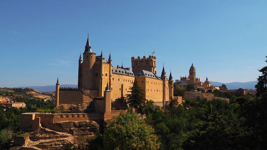 From Madrid: Ávila and Segovia Guided Day Trip - Food, free time, and what to bring