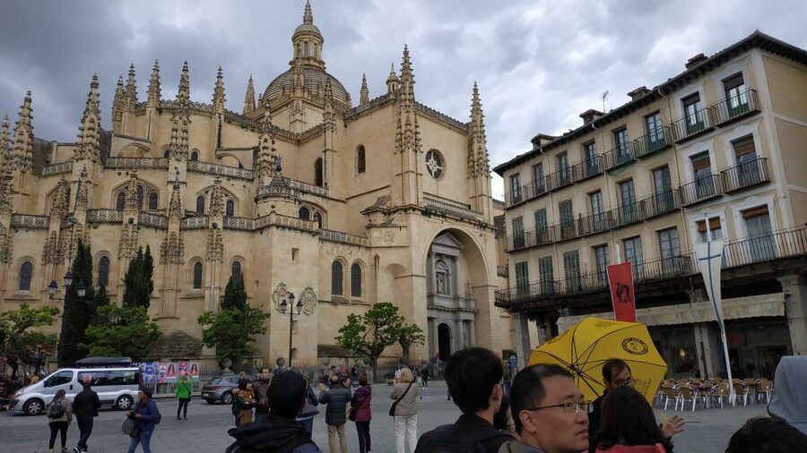 From Madrid: Ávila and Segovia Guided Day Trip - Who should book this day trip