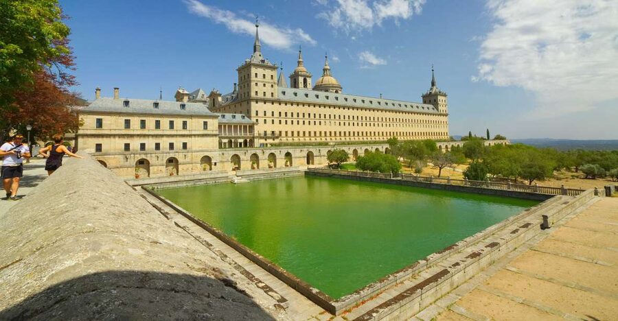 From Madrid: El Escorial, Valley and Segovia Day Trip - The Valley of Cuelgamuros and its difficult history