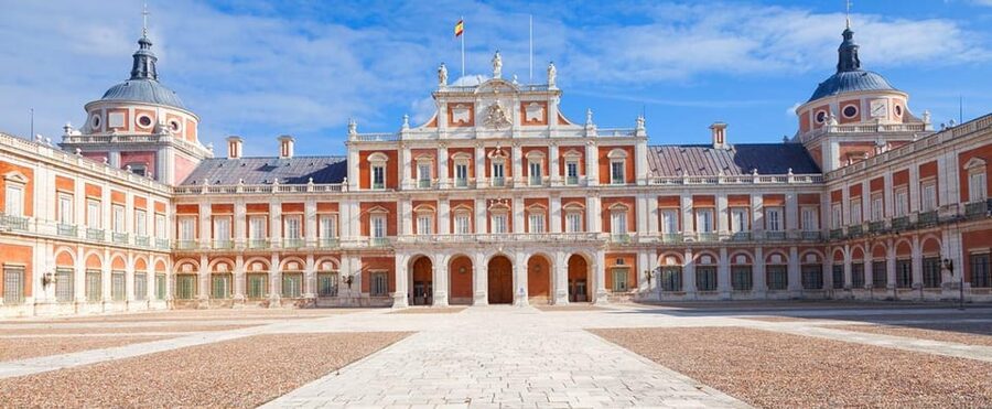 From Madrid: Guided Day Trip to Chinchon, Aranjuez & Toledo - What the guide and coach add