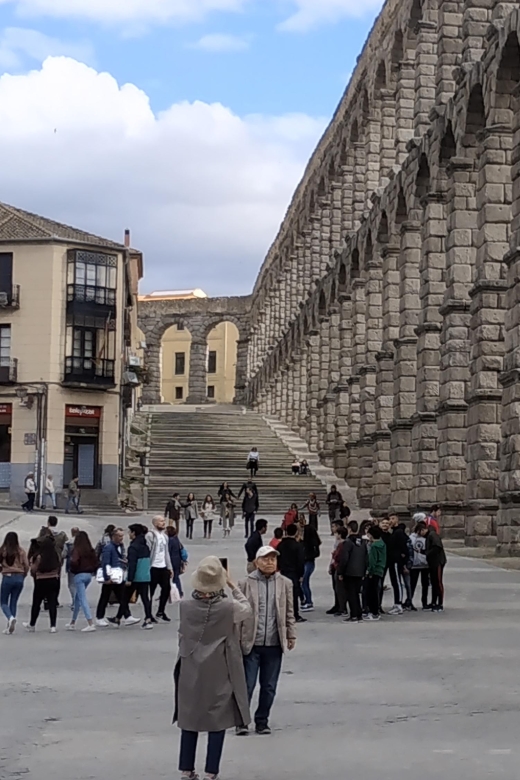 From Madrid: Half-Day or Full-Day Trip to Segovia - The aqueduct at Plaza del Azoguejo