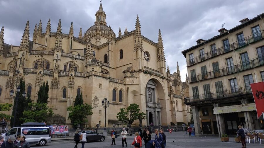 From Madrid: Half-Day or Full-Day Trip to Segovia - Free time for Castilian food and city views