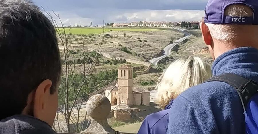 From Madrid: Half-Day or Full-Day Trip to Segovia - From C. de Ferraz, 3 to Segovia by bus