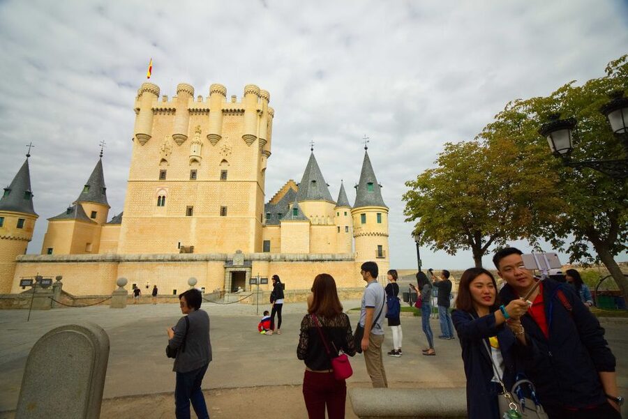 From Madrid: Segovia & Avila Day Trip with Optional Tickets - Lunch and the taste of Segovia