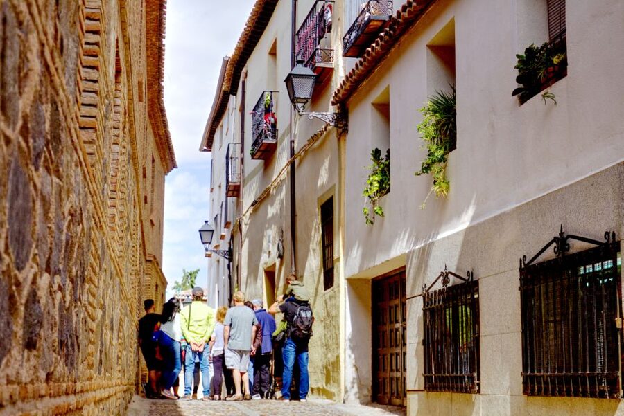 From Madrid: Toledo Guided Day Trip - The workshop stop and the Toledo sword tradition