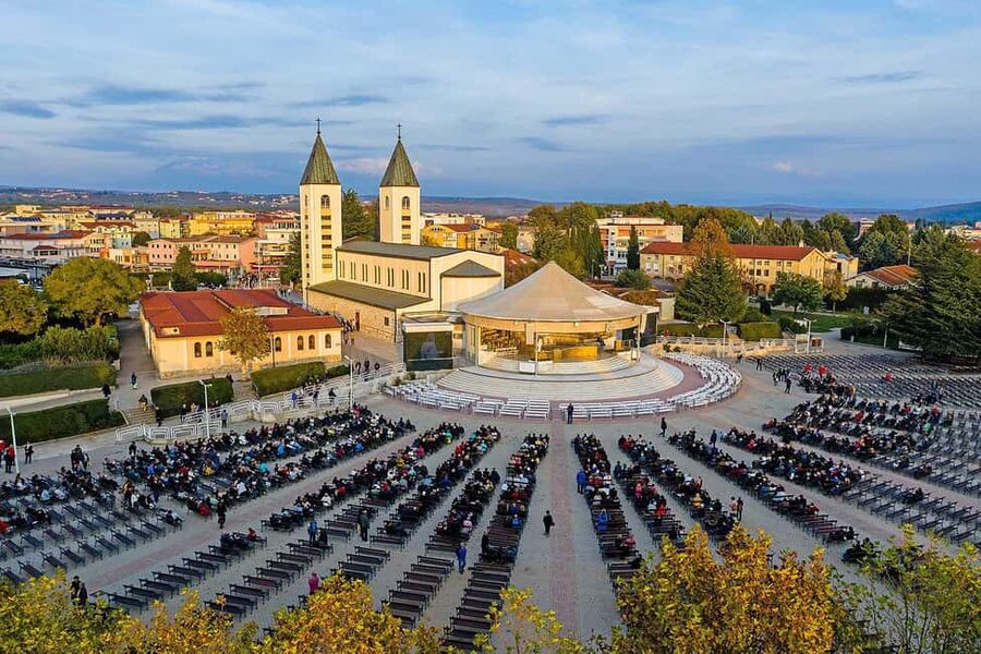 From Makarska: Medugorje Day Trip - St. James Church, the parish heart of Medjugorje