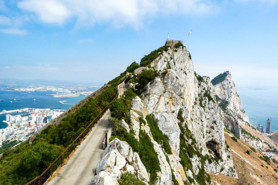 From Malaga: Day trip to Gibraltar and Dolphin Boat Tour - Who should choose this excursion