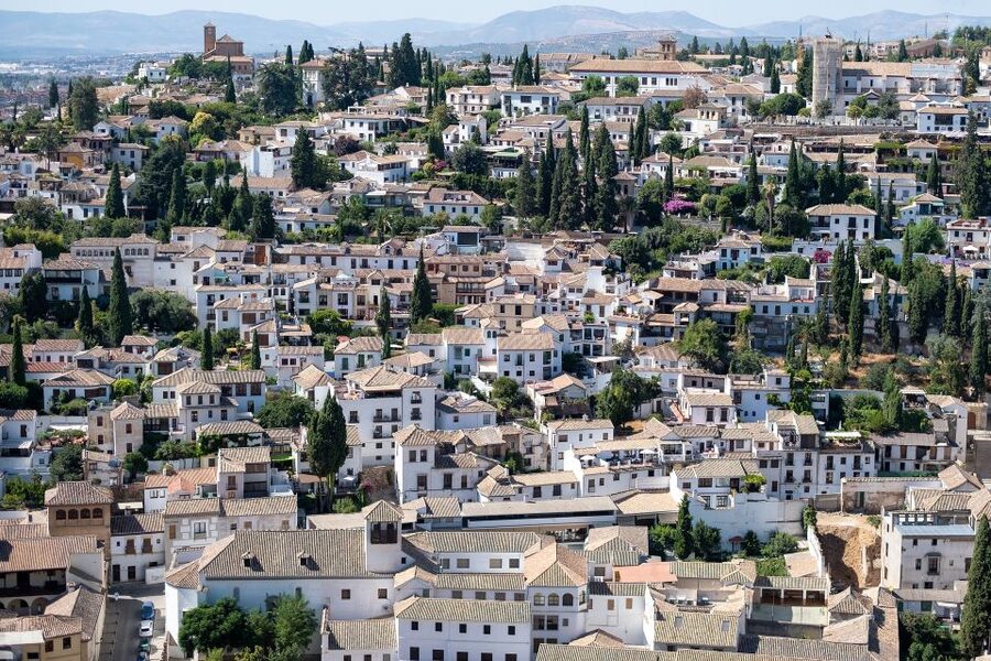 From Malaga: Granada Full-Day Trip with Alhambra - Group size, guides, and the feel of the experience