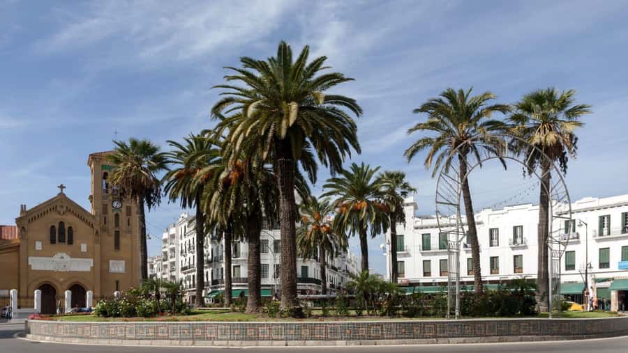 From Málaga: Morocco Day Trip with Tour Guide and Lunch - Practical advice for a smoother day