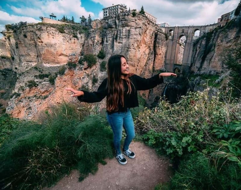 From Malaga: Ronda & Setenil de las Bodegas Day Trip - Setenil de las Bodegas and its rock roofs