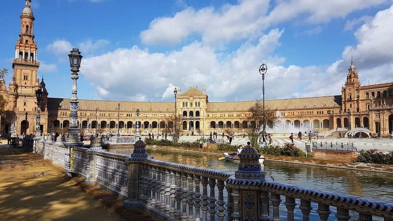 From Malaga: Seville Day Trip with Real Alcázar Tickets - A long road from Málaga to Seville