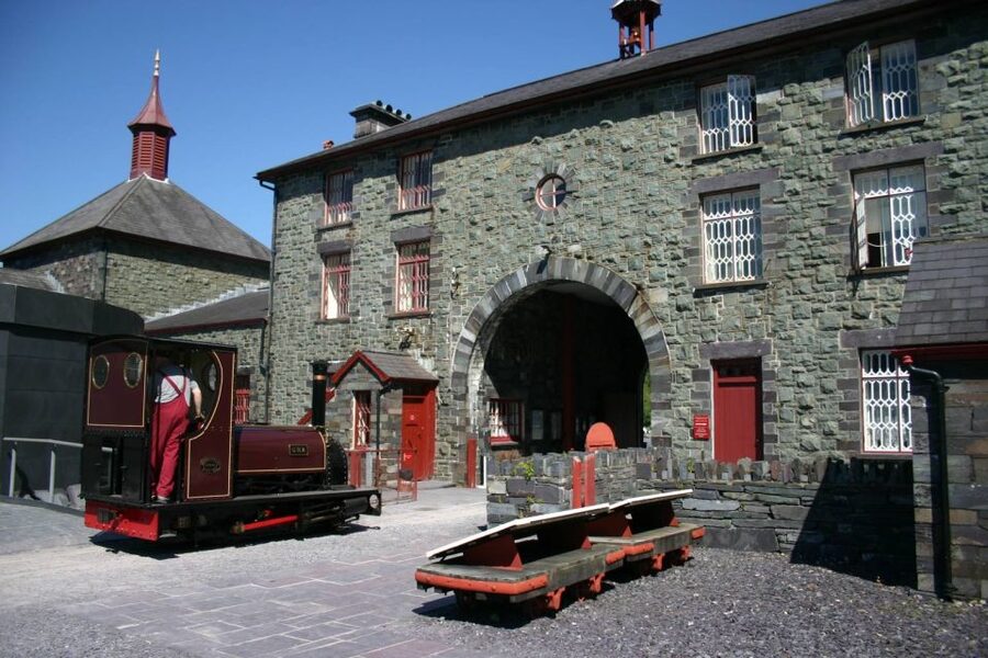 From Manchester: North Wales and Caernarfon Castle Day Trip - Snowdonia turns the journey into part of the tour