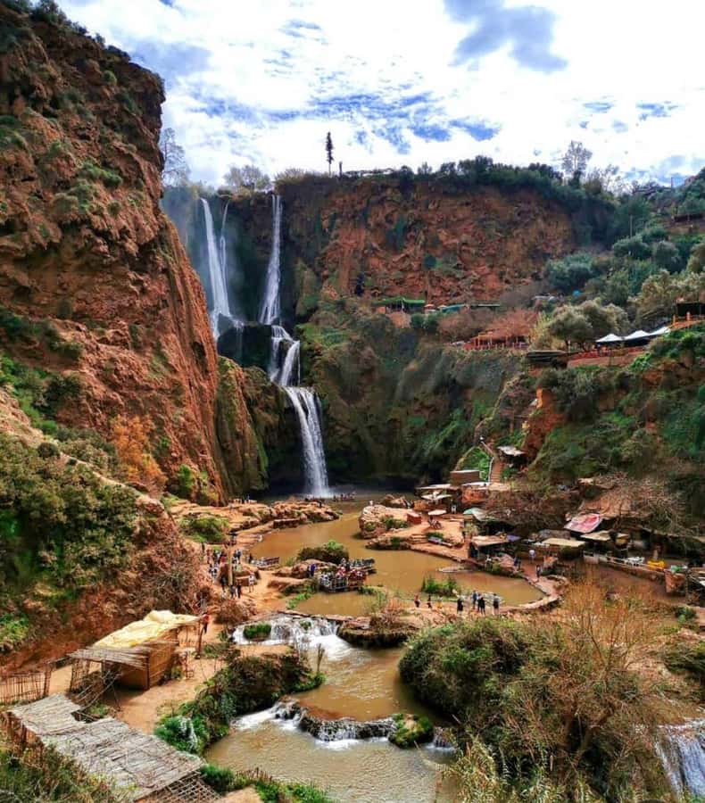 From Marrakech:Ouzoud Waterfalls Day Trip with Boat Tour - The walk down to the water