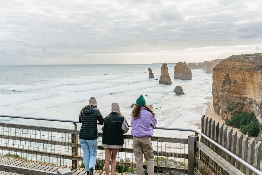 From Melbourne: Small-Group Great Ocean Road Day Trip - Apollo Bay fish and chips at the wharf