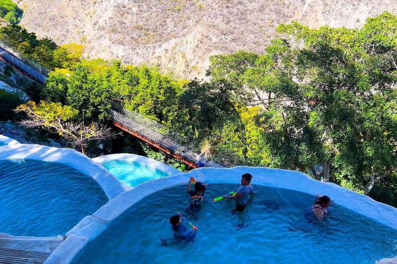 From Mexico City: Tolantongo Hot Springs Day Trip with Guide - Food, lockers, and what the $132 covers