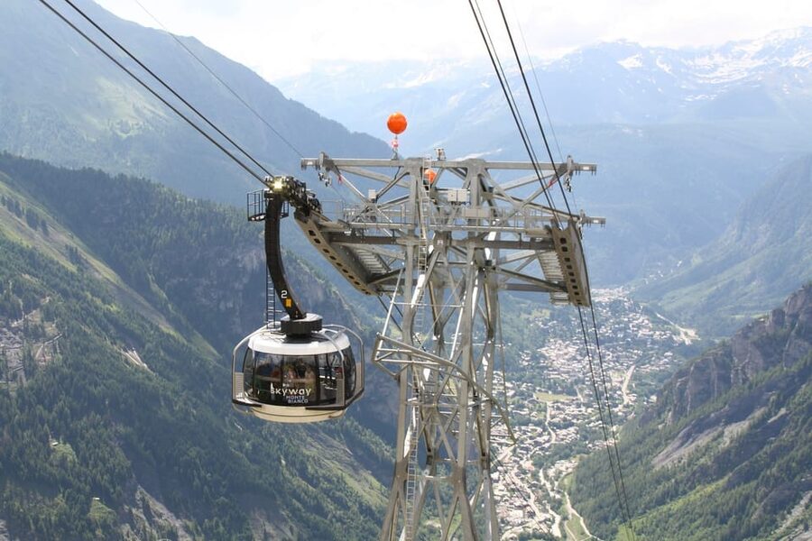From Milan: Monte Bianco and Courmayeur Day Trip - Helbronner Peak at 3,466 meters