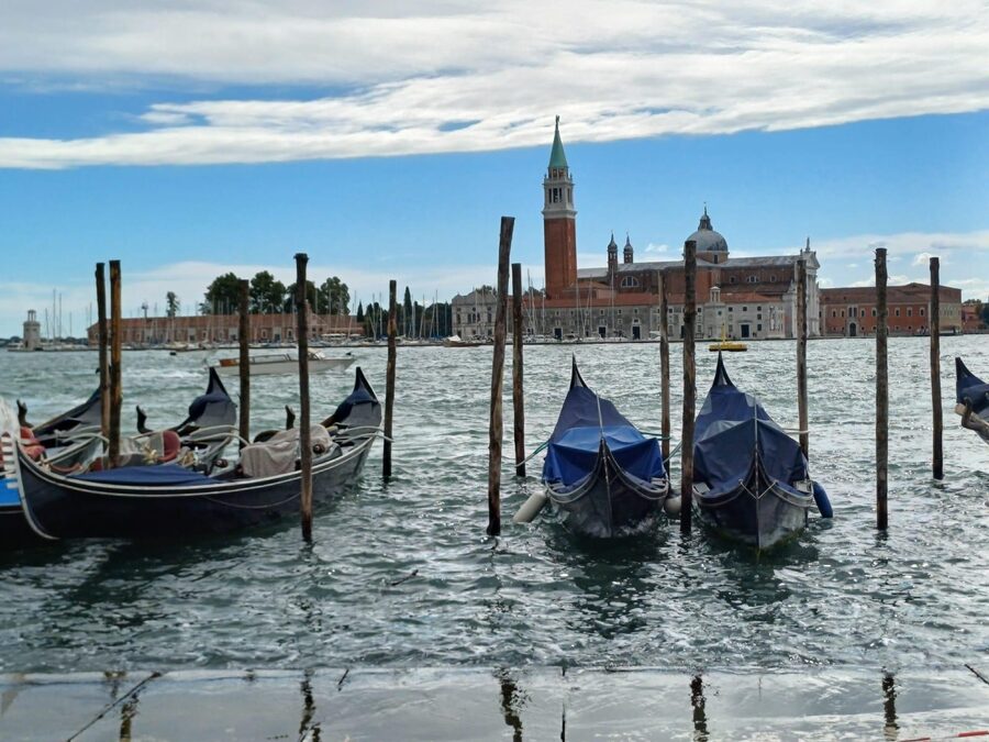 From Milan: Venice City Highlights Guided Day Trip - Entering Venice by boat through the Venetian Lagoon