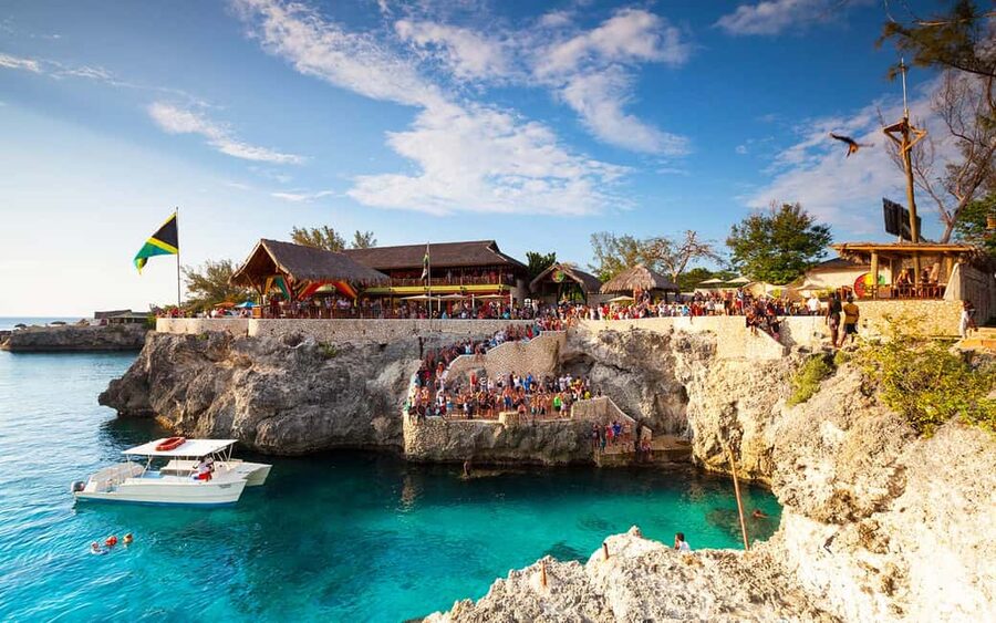 From Montego Bay: Negril Beach & Rick's Cafe Sunset Day Trip - The Guides Make a Real Difference
