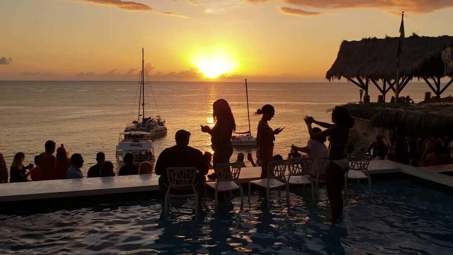 From Montego Bay: Negril Beach & Rick's Cafe Sunset Day Trip - Who Will Enjoy This Negril Trip Most?